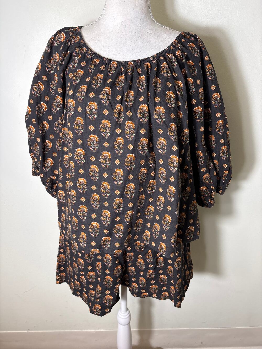 MNG Black Orange Half Puff Sleeve Shorts and Top Set Sz 6